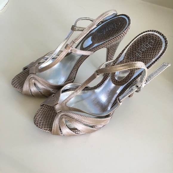 Charles David taupe satin heels - Picture 2 of 7
